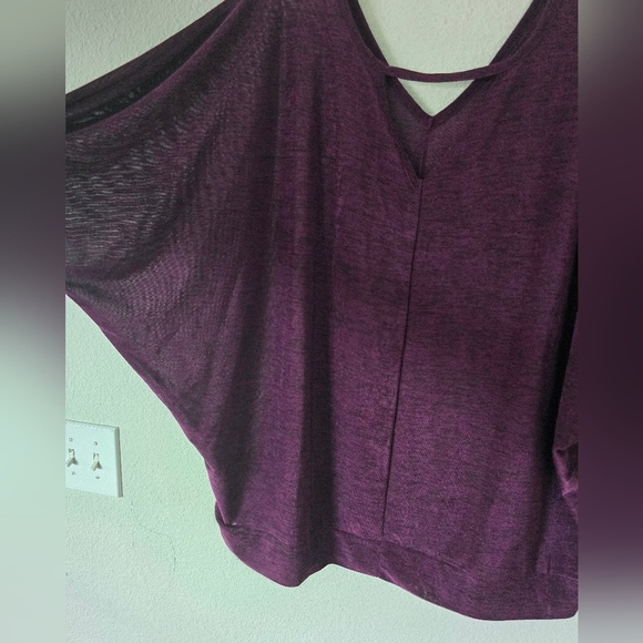 Lane Bryant Blouse Women 22/24 Purple Dolman Sleeve V-Neck Cut Out New - Picture 13 of 13